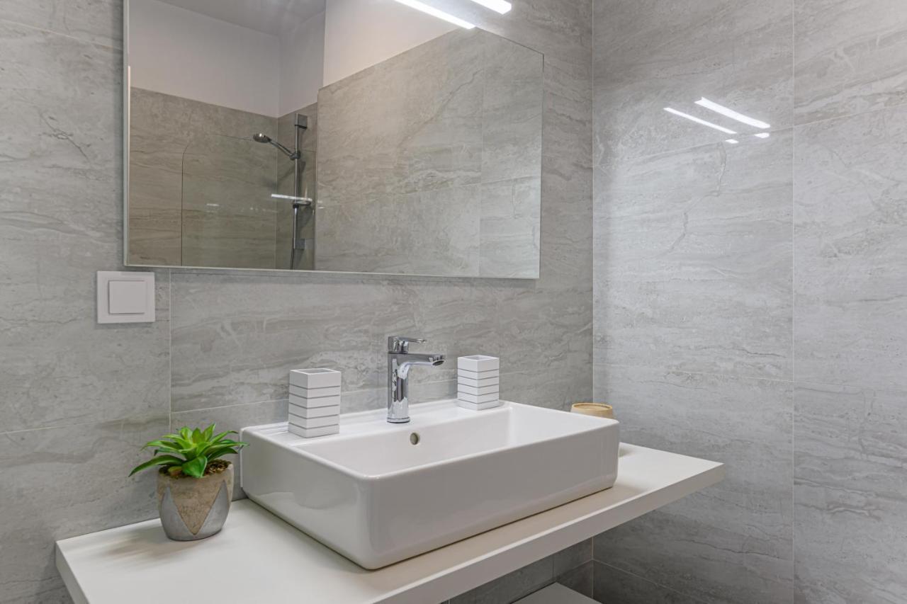 Rentforcomfort Dynamic Apartment Braşov Buitenkant foto
